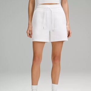 Lululemon Scuba High-Rise Short 5"